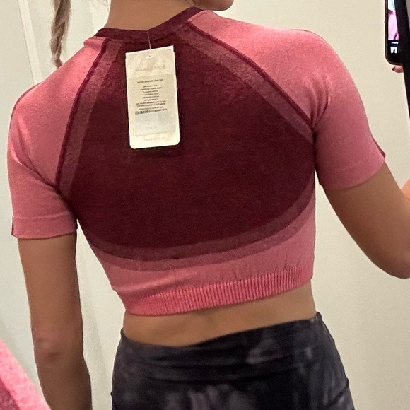NWT- Fabletics Crop Top - Picture 5 of 6